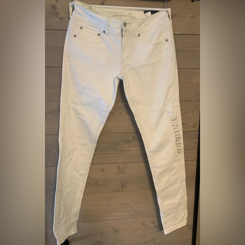 American eagle White ankle skinny jeans
